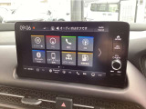【ナビ】Honda純正ナビゲーション装備(HondaCONNECT対応)スマートフォンからリモート操作が可能。車内Wi-Fiや自動地図更新など便利な機能が使用できます。●基本パック(有料)が必要です。