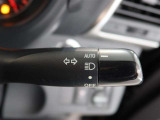周囲が暗くなると自動でヘッドライトを点灯するオートライト機能付き。周囲が明るくなると自動で消灯します。