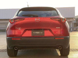 CX-30のエクステリアデザインは、明確なラインを使わず、面の動きのみで表現。アートとしての美しさと生命感を感じさせるデザインを創生しています