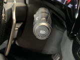 オートライト機能によりON/OFFはもちろん、ハイビーム/ロービームの切り替えもサポートします