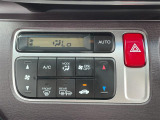 【エアコン】『エアコン装備』の画像になります。暑い夏でも寒い冬でも、車内に快適な空気を届けるので、いつでも快適な車内空間を創り上げます!