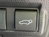 【パワーバックドア】スマートキーや運転席のボタンを押すだけでリアゲートが自動で開閉します!荷物を持っている時や、高い位置にあるバックドアを閉める際に便利な機能です♪