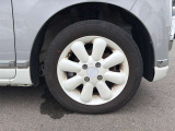 【純正ホイール】純正設計ならではの美しいデザインと精密な仕上げで、車両全体のスタイリングを引き立てます。