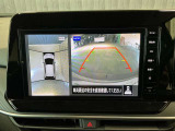 【アラウンドビューモニター】周囲を見渡せる映像で、スムースな駐車をサポートします