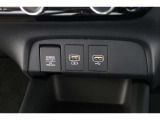 スマートフォンなどの音楽再生が可能なUSB接続ジャック装備車両です♪♪♪