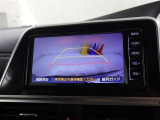 ガイドラインも表示されるバックカメラが付いているので、車庫入れが苦手という方も安心です♪