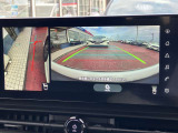 左サイドカメラとフロントカメラ運転席から死角となりやすい車両左前部分や前方部分もバッチリ見えます♪