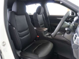 【清潔感のある運転席&助手席】隅々までクリーニングの行き届いた運転席&助手席。目立ったシミや汚れ等もございません。快適なドライブをどうぞ。