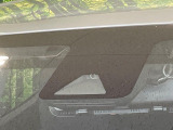【トヨタセーフティセンス】走行中に前方の車両等を認識し、衝突しそうな時は警報とブレーキで衝突回避と被害軽減をアシスト。より安全にドライブをお楽しみいただけます。