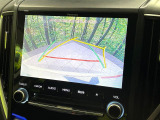 【バックカメラ】駐車時に後方がリアルタイム映像で確認できます。大型商業施設や立体駐車場での駐車時や、夜間のバック時に大活躍!運転スキルに関わらず、今や必須となった装備のひとつです!