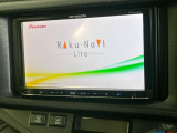 【ナビゲーション】使いやすいナビで目的地までしっかり案内してくれます。各種オーディオ再生機能も充実しており、お車の運転がさらに楽しくなります!!