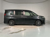「こんな車屋さんがあるんだ!」、「おもしろい!」と感じていただけましたら、私どもも大変うれしく思います。ご来店のご感想、お待ちしております。