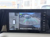車を空から見たような映像が映る、アラウンドビューモニターで車両周辺の安全確認も一目でできます!小さなお子様や障害物も確認できるので、運転のし易さだけではなく事故防止にも役立ちます♪