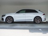 Q8 ブロンズ エディション ディーゼル 4WD 