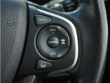 ◆アダプティブクルーズコントロール◆予め設定した車速内でクルマが自動的に加減速。前走車との適切な車間距離を維持しながら追従走行します。【LKAS】車線維持支援システムでステアリング操作を支援。