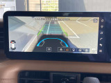 目視できないフードで隠れた路面の映像を表示するインビジブルフードビュー