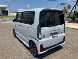 当店は仕上げ業者と提携して、車両の仕上げを行っております。磨き、ルームクリーニング、ヘッドライト磨き、を一貫して行っております。