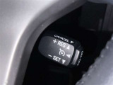 高速道路での運転も楽になるクルーズコントロール搭載です。