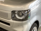 LEDヘッドライトは、点灯の瞬間から最大光量を発揮し、突然暗くなるトンネルなどでの安定感を高めます。