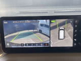 アラウンドビューモニターは4方のカメラで真上から車を見たようにモニターで確認ができる日産の自慢の装備です。是非実際の車で体感してみてください。