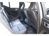 XC40 Ultra B3/社用車/初度登録2026年5月/走行距離300キロ/サンドデューンM/チャコール本革/クリスタルシフト/harman/kardon