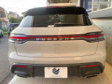 高透明度のガラス皮膜で撥水はもちろん、上質なツヤ・光沢を実現。紫外線や酸性雨から大切な愛車を保護し、色あせ・劣化を防止。「弾スプラッシュコート」、「弾プリミッサコート」からお選びいただけます。