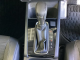 発進時から滑らかに加速する無段階変速のCVTはストップ&ゴーの多い街の中も快適です