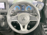 【純正革巻きステアリング】上質な革を使用することで、手にしっかり馴染みとても運転しやすいハンドルです♪