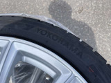 冬タイヤ付いております。