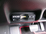 ETC付。高速道路の料金所はキャッシュレスで通過です。サービスエリア等にあるスマートインターの出入りも利用可能でとっても便利。ご納車後すぐにお使い頂けるようセットアップしてのお渡しとなります。