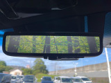 【デジタルインナーミラー】後席の大きな荷物や同乗者で後方が確認しづらい時でも安心!カメラが撮影した車両後方の映像をルームミラー内に表示。クリアな視界で状況の確認が可能です!
