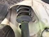 お車を安心してお乗りいただく為には、足回りの定期点検が欠かせません。サービスサポート(有償保証)では無料点検もご提供しており、安心のカーライフをお過ごしいただけるサポート体制が整っています。