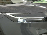 LEDヘッドライトです。デザイン性がよくとても明るいので、夜間の走行や悪天候でも安心です。しかも長寿命!