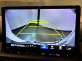 リバースギアに入れるだけで後方の表示へ切り替わります。夜間や雨の日の駐車も楽になりますよ。