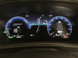 とっても見やすいメーターです。夜間時はラグジュアリーな気分にさせてくれる照明が魅力ですので、夜のドライブも楽しみになりますよ♪