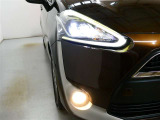 LEDヘッドライトです。デザイン性がよくとても明るいので、夜間の走行や悪天候でも安心です。しかも長寿命!