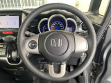 【ステアリングスイッチ】運転中、前方から目線をそらすことなく、オーディオ等の操作が可能な便利機能!安心&快適なドライブを演出してくれます♪