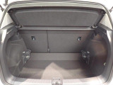 荷室は荷物を隠せるトノカバー付!充分な荷室の広さです!
