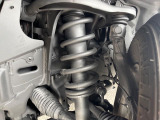 お車を安心してお乗りいただく為には、足回りの定期点検が欠かせません。サービスサポート(有償保証)では無料点検もご提供しており、安心のカーライフをお過ごしいただけるサポート体制が整っています。