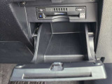 小物収納スペースも確保しており、車内をすっきり保てます。