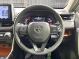 【純正革巻きステアリング】上質な革を使用することで、手にしっかり馴染みとても運転しやすいハンドルです♪