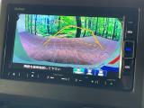【バックカメラ】駐車時に後方がリアルタイム映像で確認できます。大型商業施設や立体駐車場での駐車時や、夜間のバック時に大活躍!運転スキルに関わらず、今や必須となった装備のひとつです!