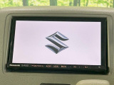 【純正ナビ】人気の純正ナビを装備しております。ナビの使いやすさはもちろん、オーディオ機能も充実!キャンプや旅行はもちろん、通勤や買い物など普段のドライブも楽しくなるはず♪