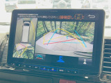 【パノラミックビューモニター】専用のカメラにより、上から見下ろしたような視点で360度クルマの周囲を確認することができます☆死角部分も確認しやすく、狭い場所での切り返しや駐車もスムーズに行えます。