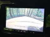 【バックカメラ】駐車時に後方がリアルタイム映像で確認できます。大型商業施設や立体駐車場での駐車時や、夜間のバック時に大活躍!運転スキルに関わらず、今や必須となった装備のひとつです!