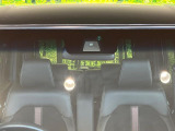 【ホンダセンシング】走行中に前方の車両等を認識し、衝突しそうな時は警報とブレーキで衝突回避と被害軽減をアシスト。より安全にドライブをお楽しみいただけます。