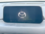 【マツダコネクトナビ】車内の雰囲気にマッチした一体型タイプのナビ。各種車輌設定やBluetooth再生等、様々な機能が楽しめます。直感的なダイヤル操作が可能で、使い勝手も良好です。