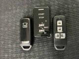 スマートキーです!ドアの施錠・解錠・エンジンの始動がスムーズで大変便利です!
