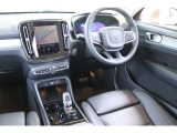 XC40 Ultra B3/社用車/初度登録2026年5月/走行距離300キロ/サンドデューンM/チャコール本革/クリスタルシフト/harman/kardon
