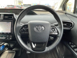 【純正革巻きステアリング】上質な革を使用することで、手にしっかり馴染みとても運転しやすいハンドルです♪